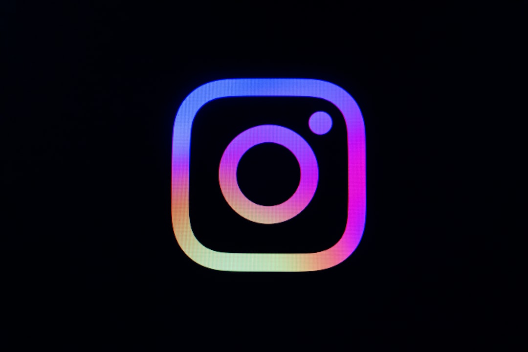 instagram-logo-with-colorful-gradient-on-black-scsxs0wkkwo